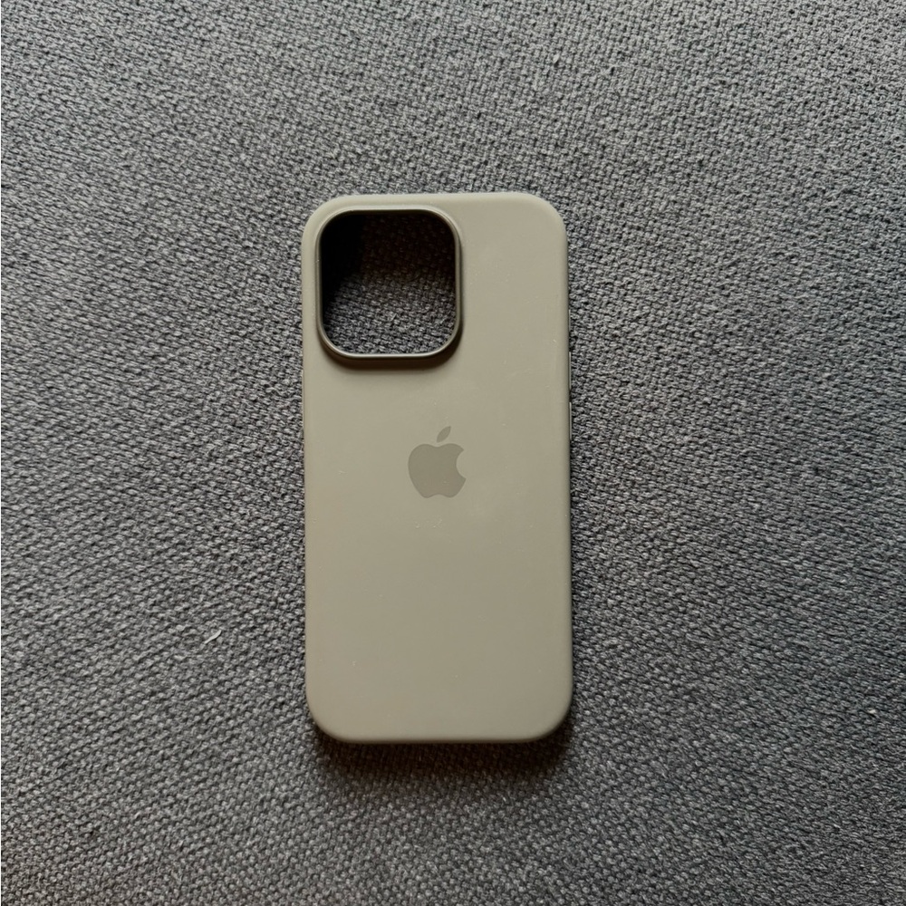 Apple iPhone 16 Pro Case - Gray